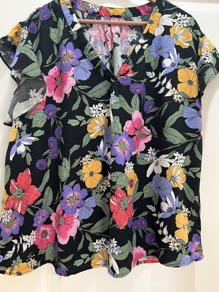 Rachel Roy Black multicolor Floral Ruffle Sleeve V-Neck Blouse 2X Plus