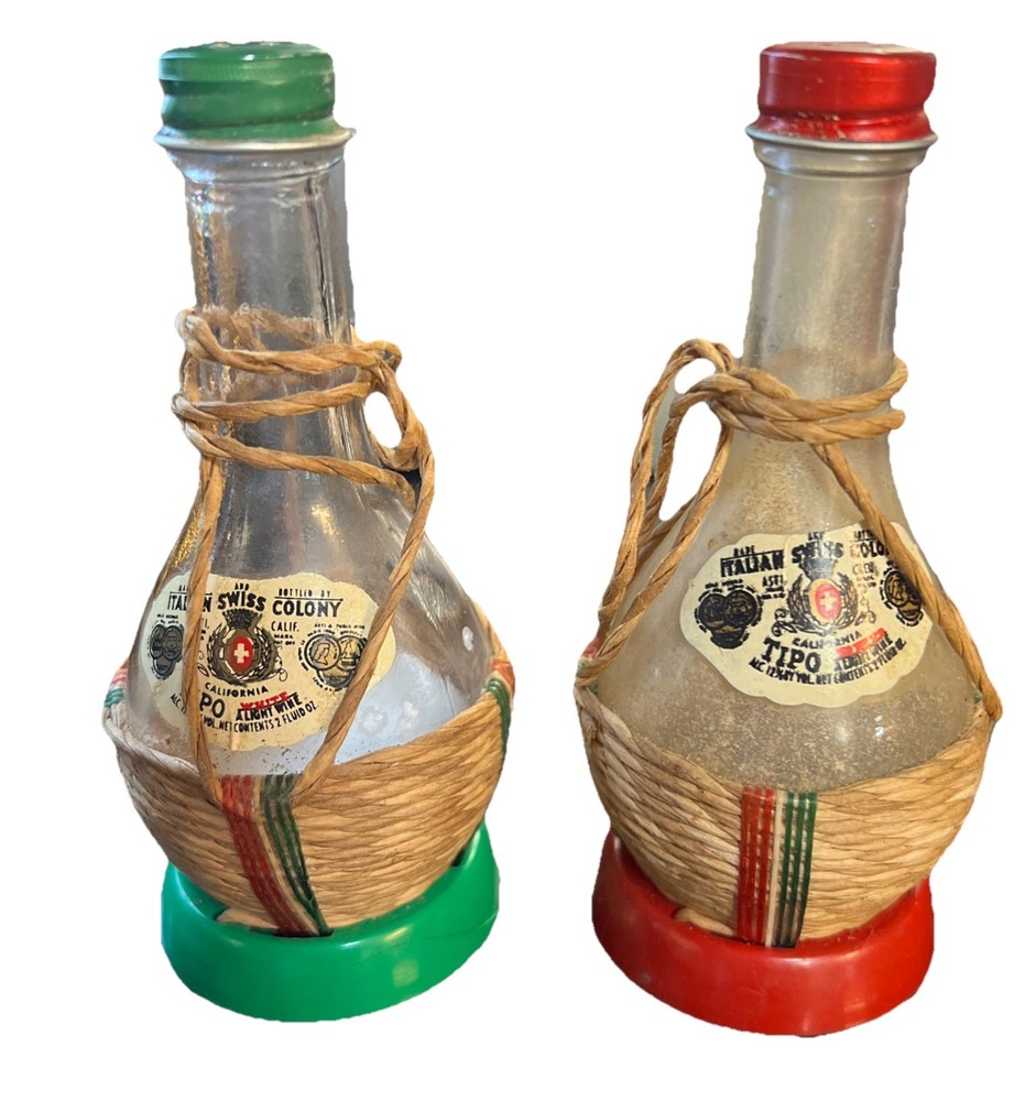Vintage Italian Tipo Wine Bottle Swiss Colony Red & Green Salt & Pepper Shakers