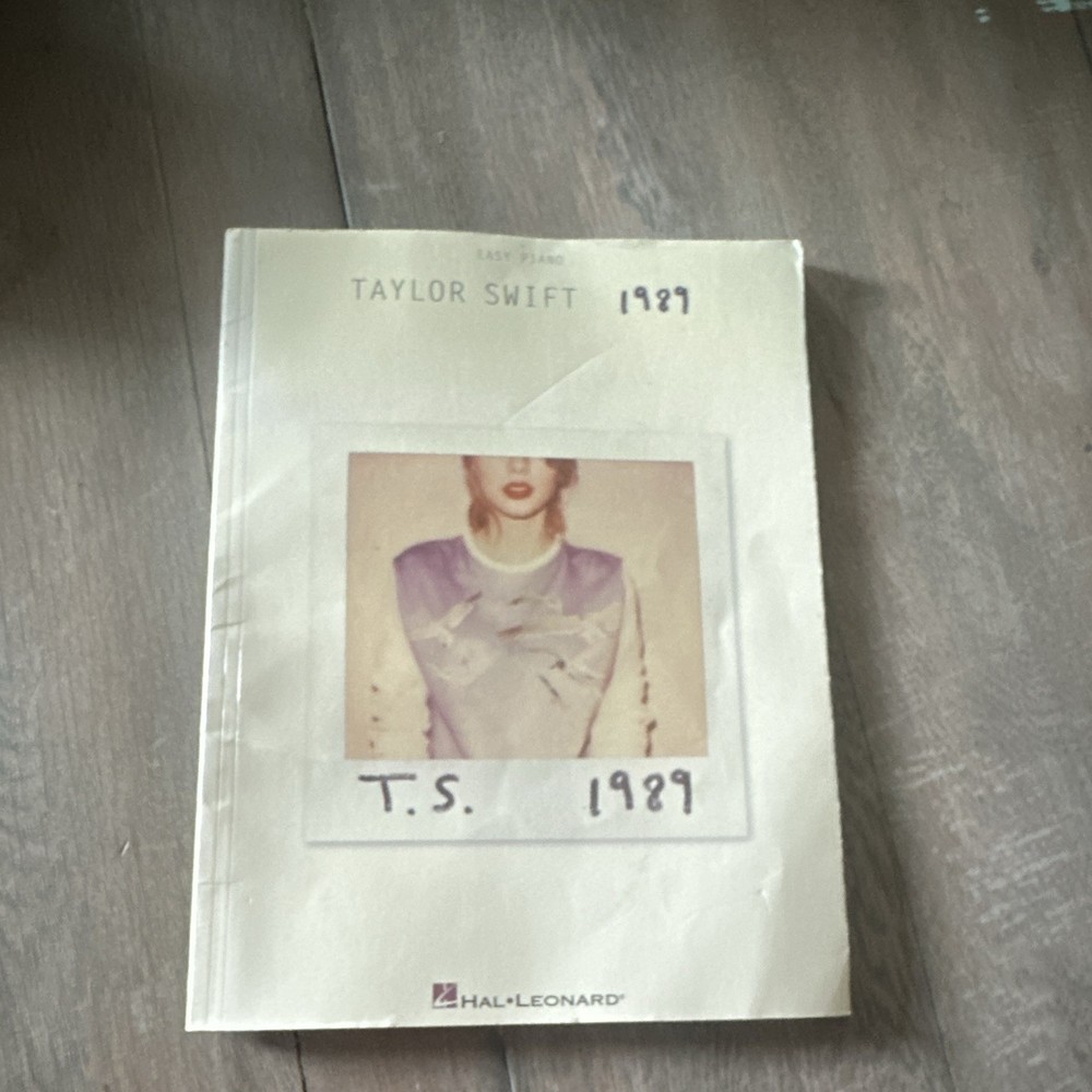 Taylor Swift 1989 Hal Leonard Easy Piano Sheet Music Songbook HL00141999