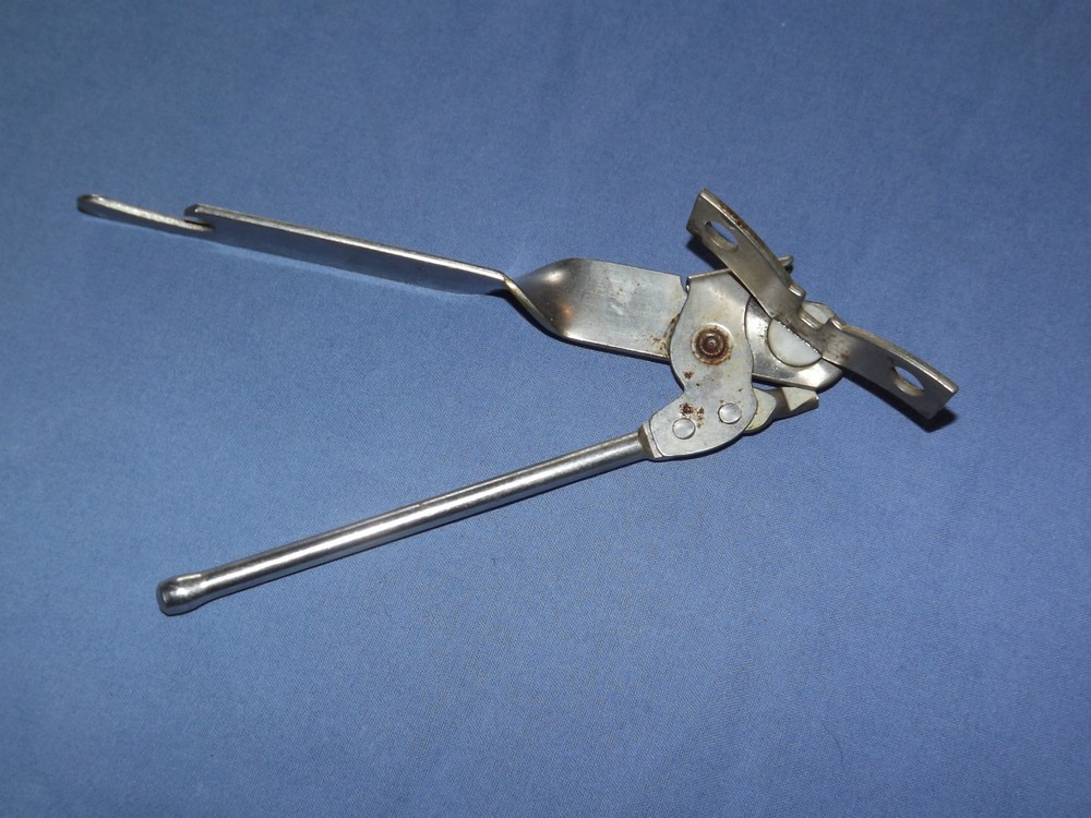 VINTAGE KITCHEN EKCO MIRACLE METAL CAN OPENER 885