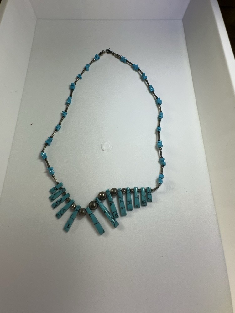 Vintage Faux Turquoise And Silver Tone Necklace 18”
