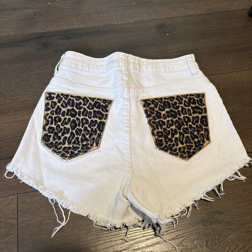 NICKI MINAJ White denim cut-off shorts Leopard print pockets Women's 3/4 Preowne