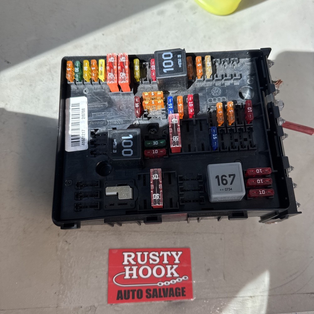 2008 VOLKSWAGEN Passat Fuse Relay Box 1718009