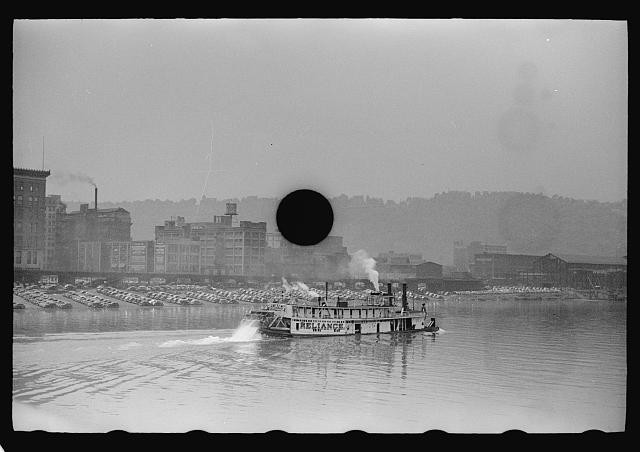 Photo:Pittsburgh PA 1930s Steamboat Belanger Riverfront Scene