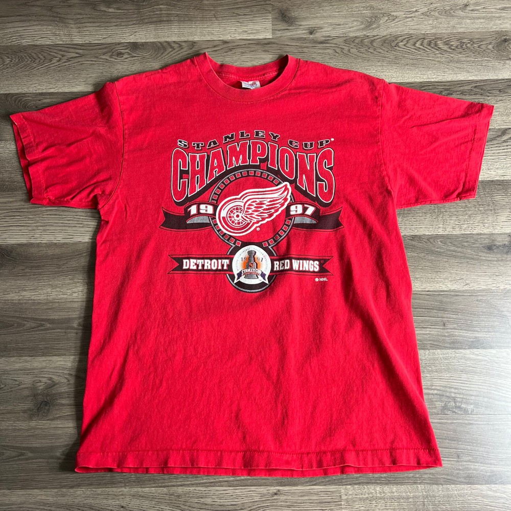 VTG Detroit Red Wings T Shirt Fits Medium Stanley Cup Champions 1997 NHL Hockey