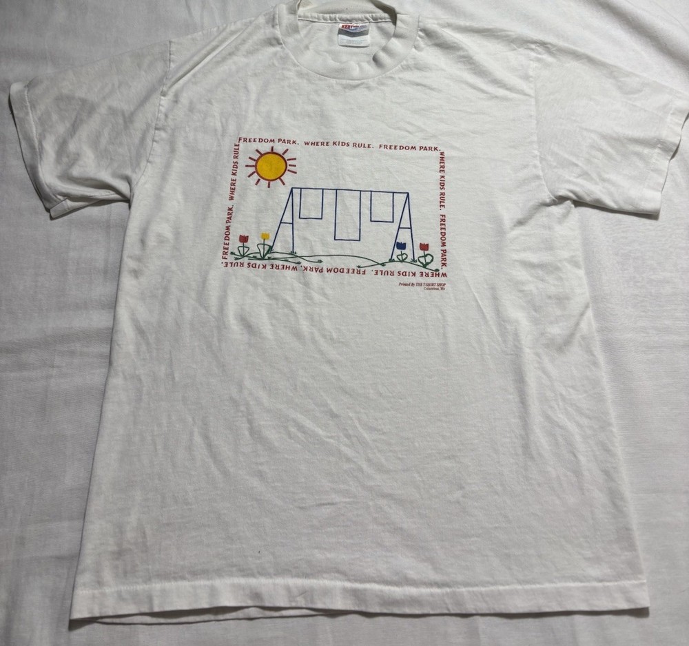 Vintage Single Stitch Hanes Heavyweight Colorful Graphic Tee Size Medium