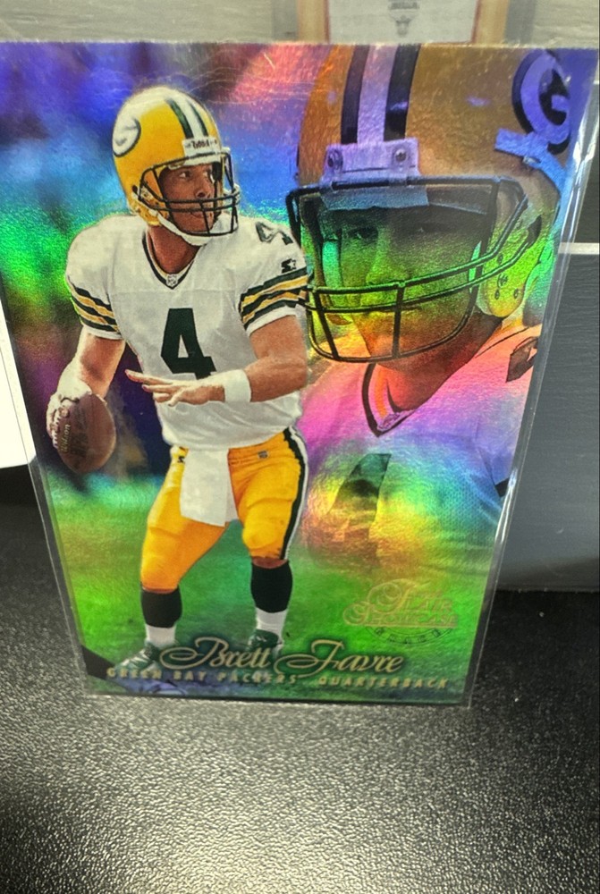 1997 Flair Showcase - Brett Favre #4 Row 1