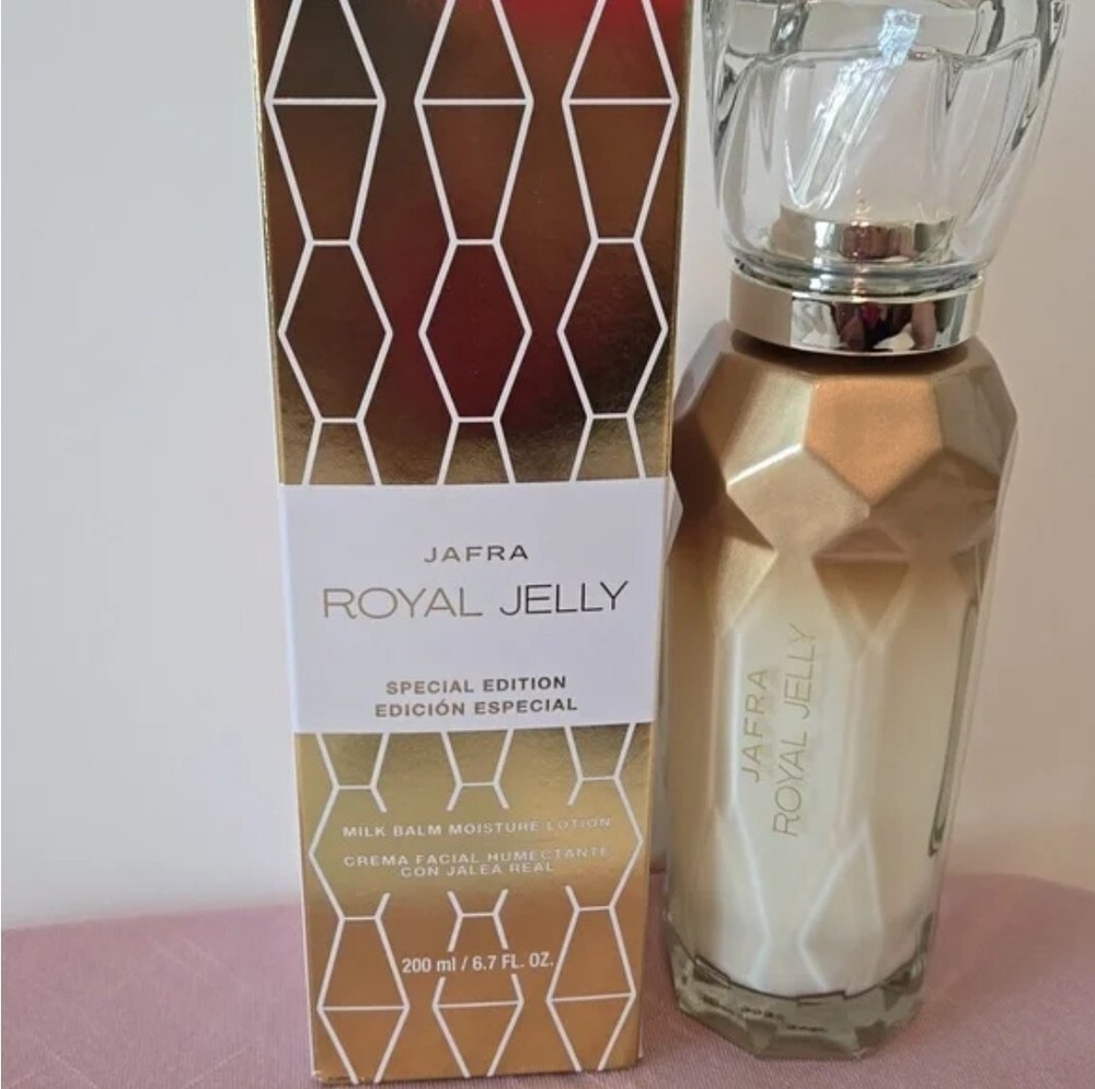 JAFRA ROYAL JELLY MILK BALM -200 ml- 6.7 oz NEW          SPECIAL EDITION