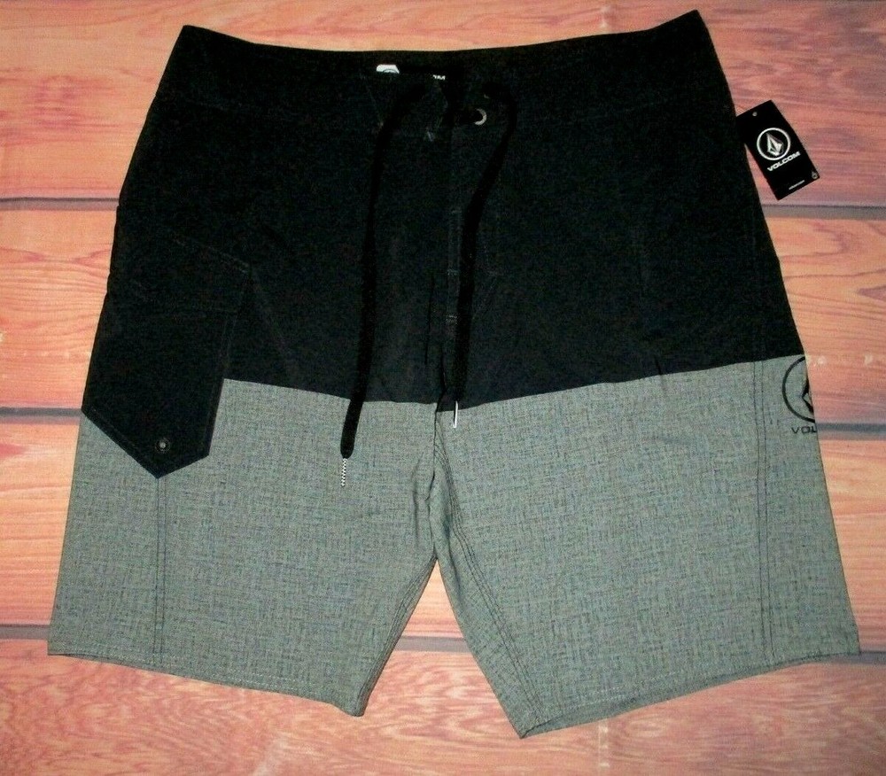 MENS VOLCOM BLACK CHARCOAL GRAY SWIM BOARD SHORTS SIZE 33