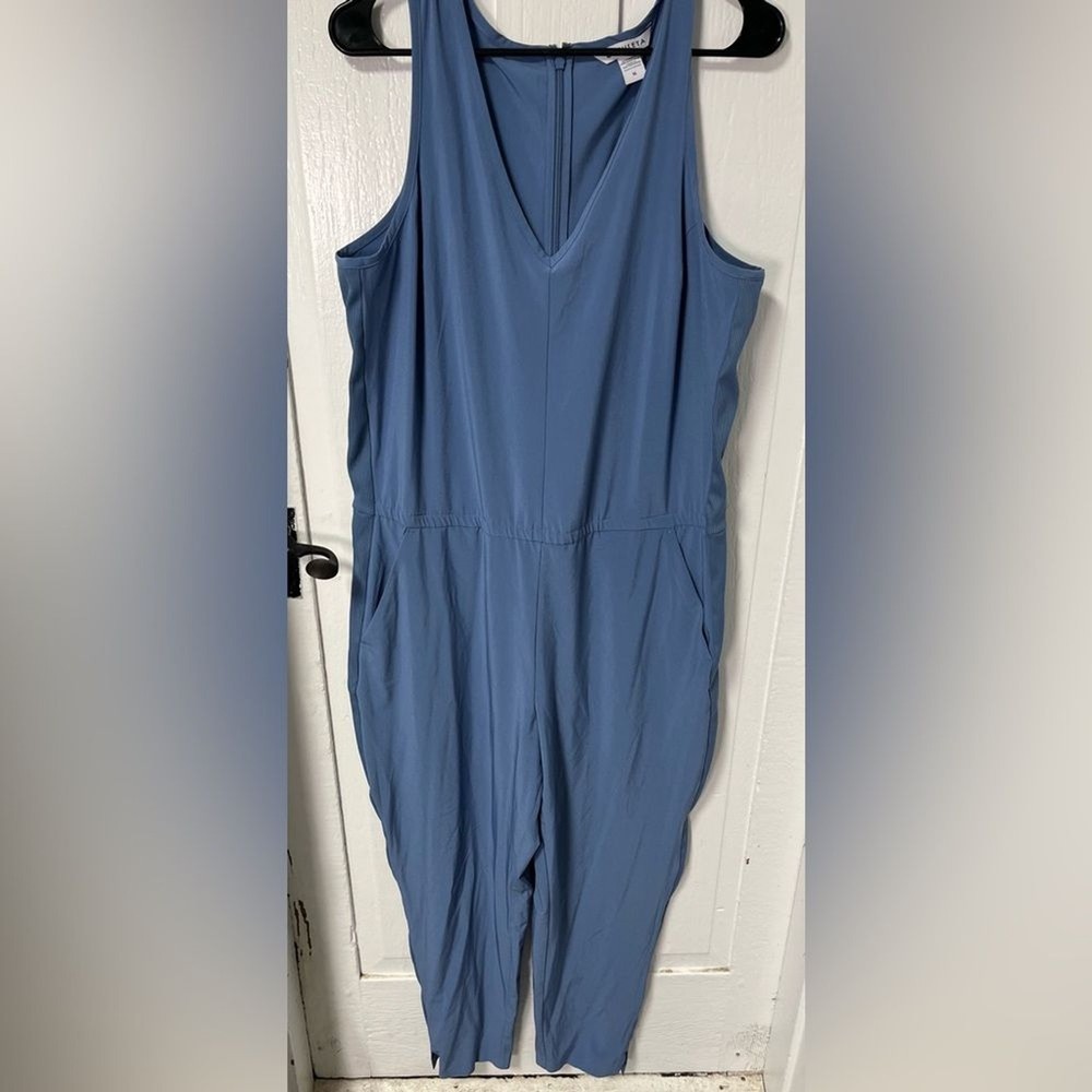 Athleta Brooklyn v neck sleeveless cottage blue Jumpsuit size 16