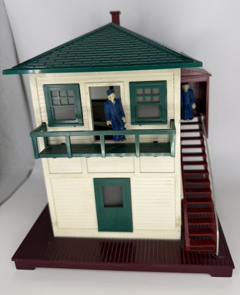 Lionel 445-8 Operating Switch Tower in working condition