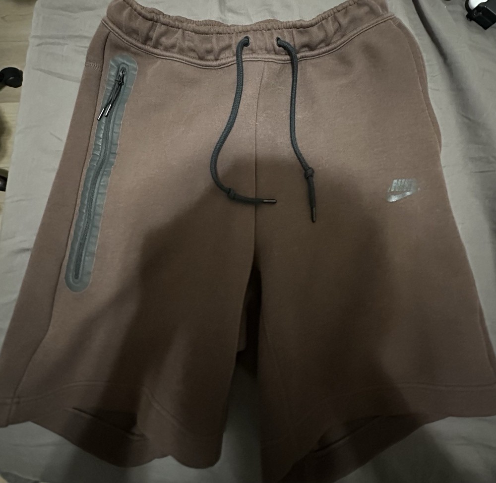 Nike Men’s Brown Fleece Nike Tech Shorts M