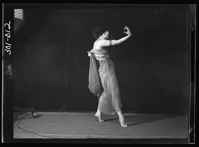 Photo:Ruth St. Denis 1919 dancer performance portrait