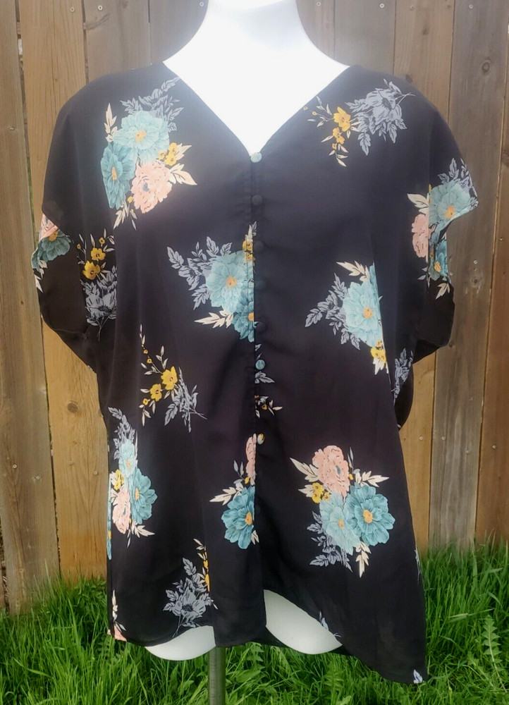 Torrid Plus Size Floral Button Up with Cap Sleeves & V Neck Blouse Size 1