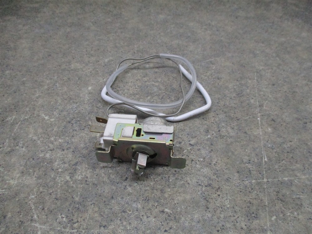 FRIGIDAIRE REFRIGERATOR THERMOSTAT PART # 5304482075 240448303