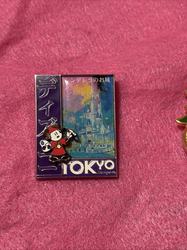 2002 Tokyo Disneyland Mickey Mouse Collectible Pin