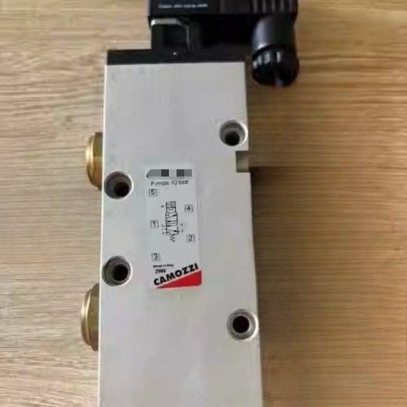1PCS NEW FIT FOR 453-011-22S01 solenoid valve