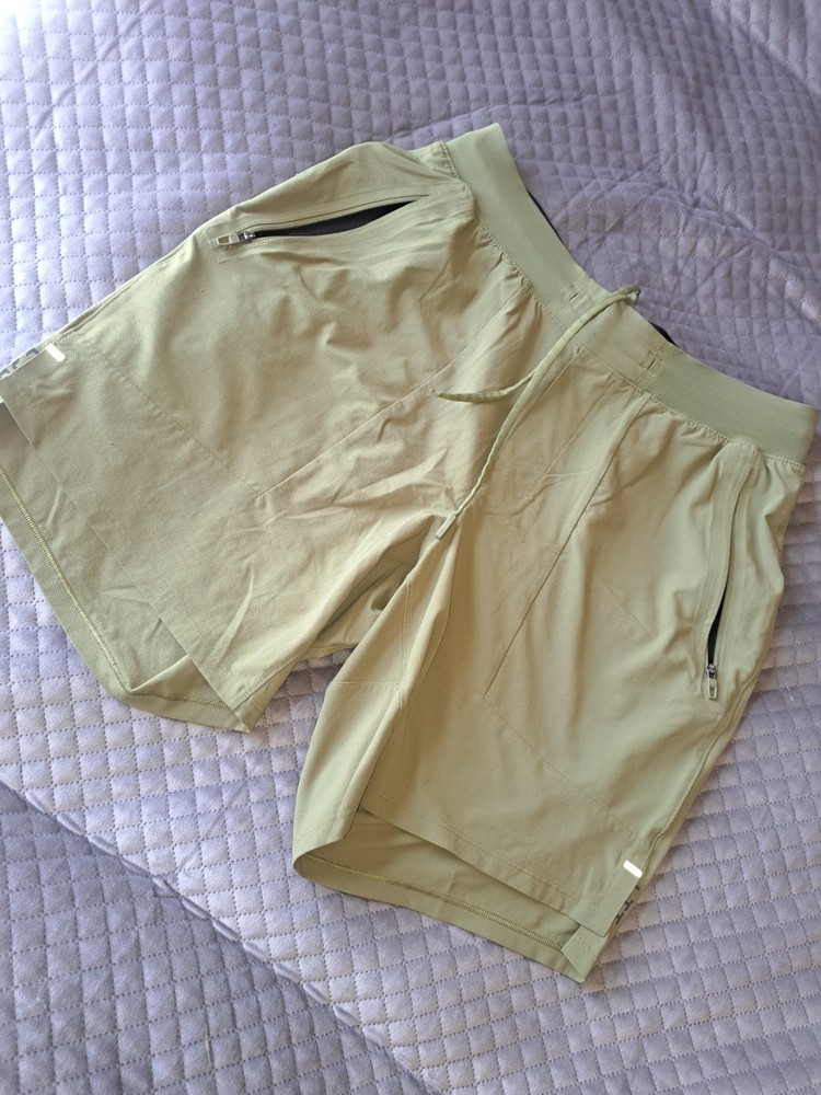 Olive Green Mens Lululemon License To Train Shorts Size Medium 6in