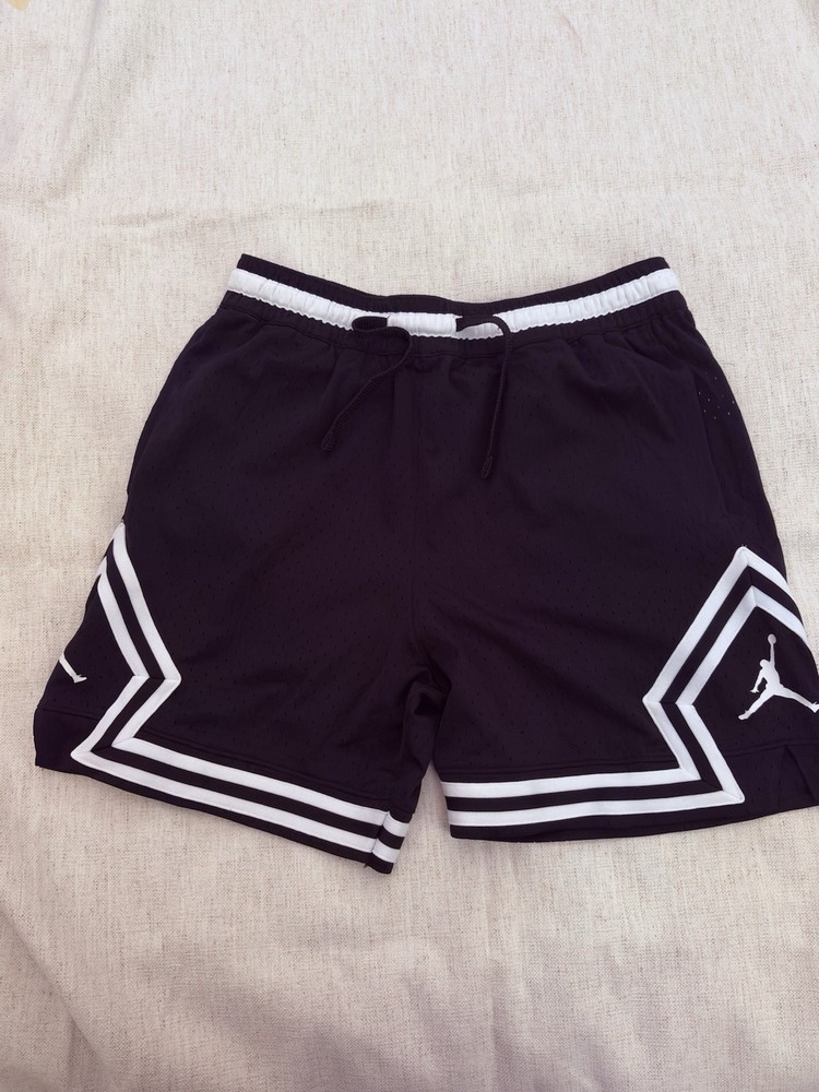 Jordan Men's Black/White Athletic Basketball Shorts L Polyester Mesh Drawstring