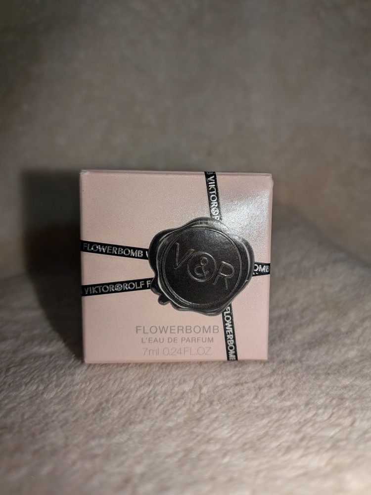 NEW Viktor & Rolf Flowerbomb L'Eau de Parfum Mini .24 oz./7ml Mini, New In Box!