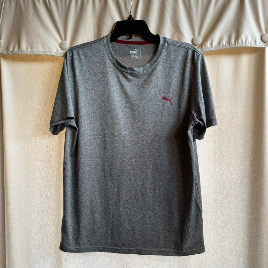 Puma Men’s Gray Short Sleeve Athletic T-Shirt Size M Red Logo