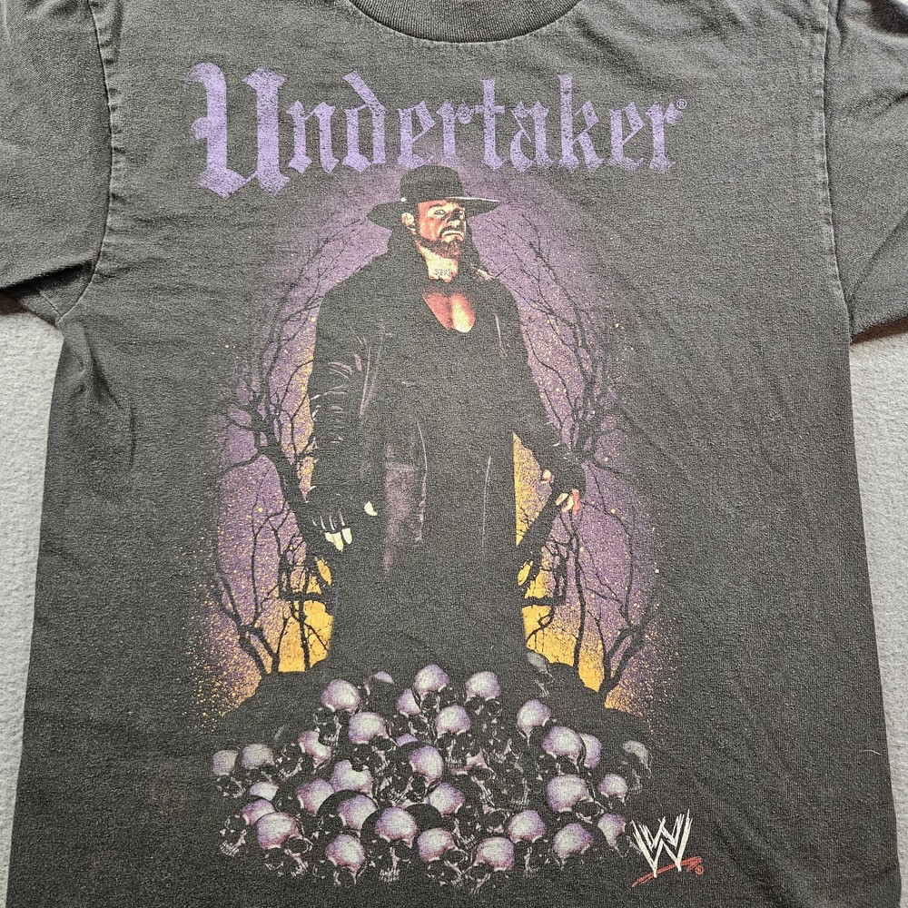 Vintage WWE The Undertaker Rest In Peace Skulls T-Shirt Size Small