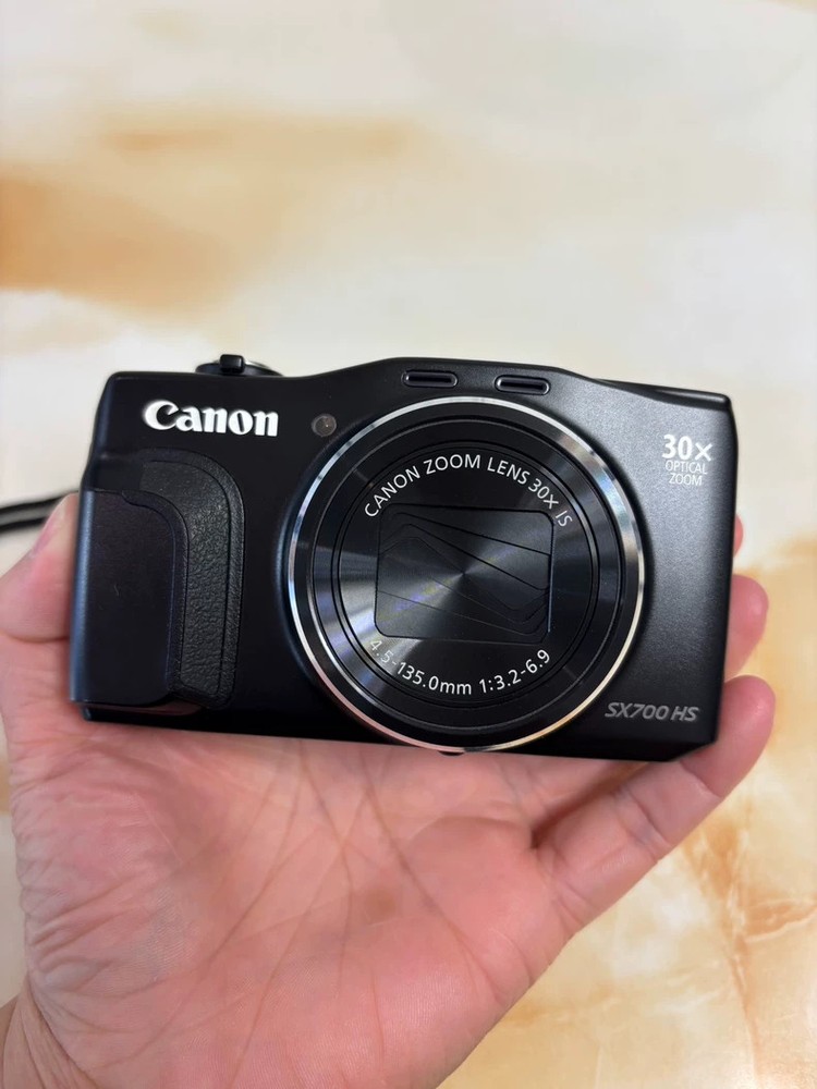 Canon PowerShot SX700 HS 16.1MP BLACK Compact Digital Camera 30x Optical Zoom
