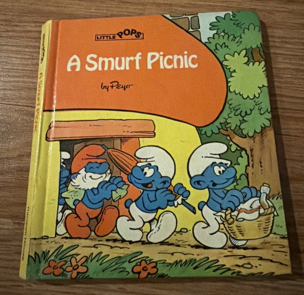 Vintage A SMURFS Picnic Pop-up  Book by Peyo 1982 Little Pops