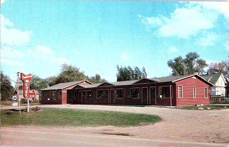 Postcard MOTEL SCENE Indianola Iowa IA m/09 AI7303
