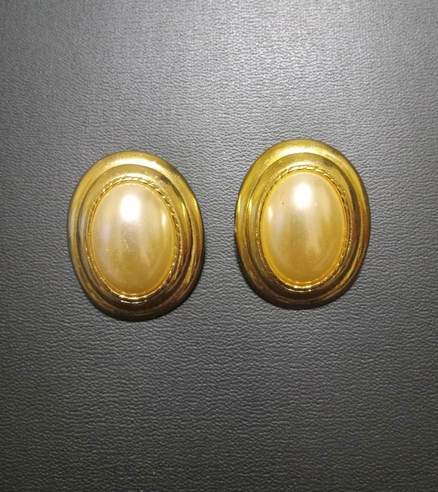 Vintage Paolo Gucci Faux Pearl Clip On Earrings