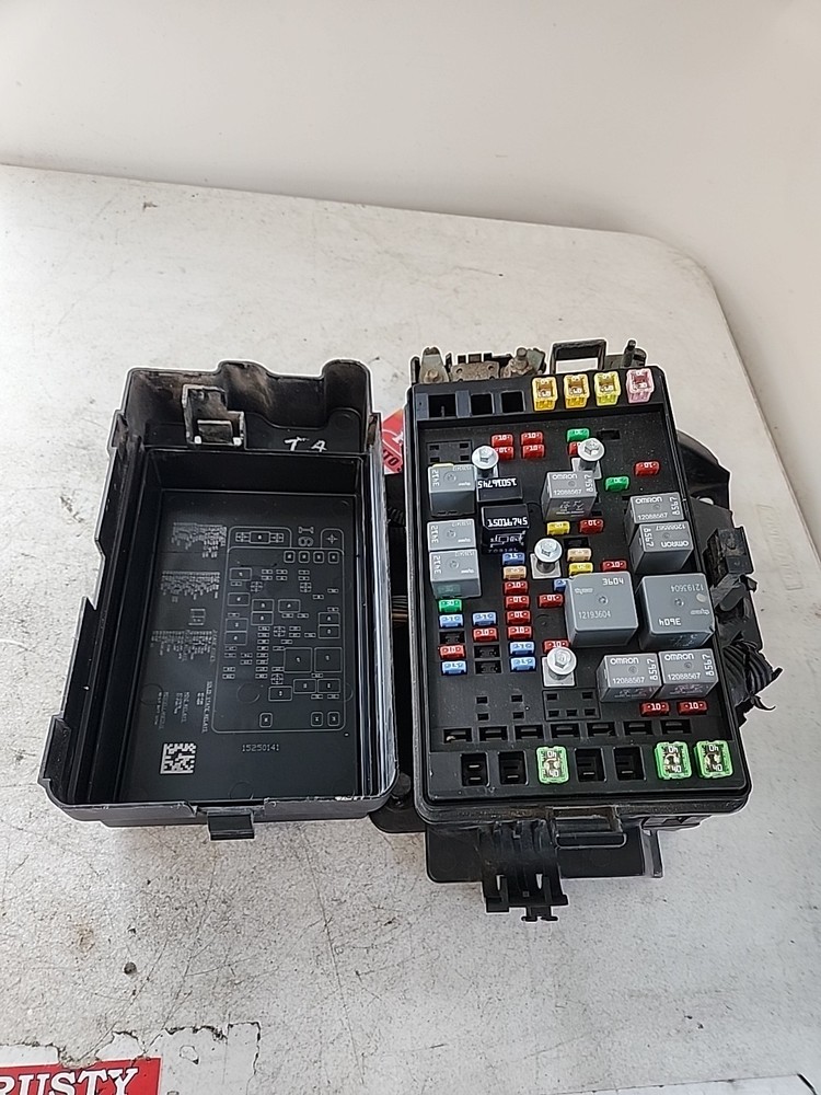 2007 Chevy Trailblazer Engine Fuse Box 15250141