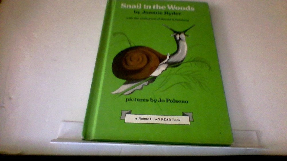 Snail in the Woods (Nature I Can Read Book)