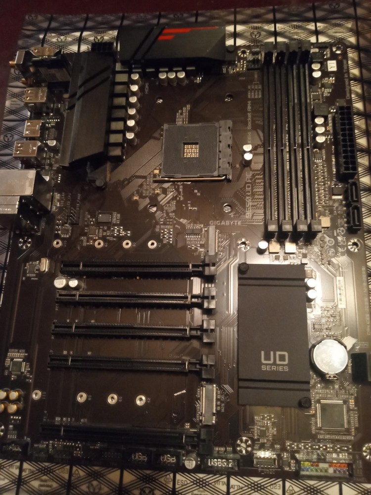 GIGABYTE B550 UD AC Socket AM4 AMD ATX Desktop Motherboard
