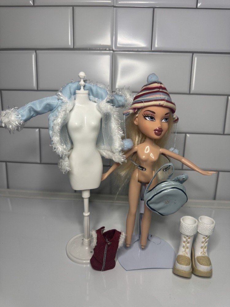 BRATZ Winter Wonderland Cloe Doll with Outfit and Accessories