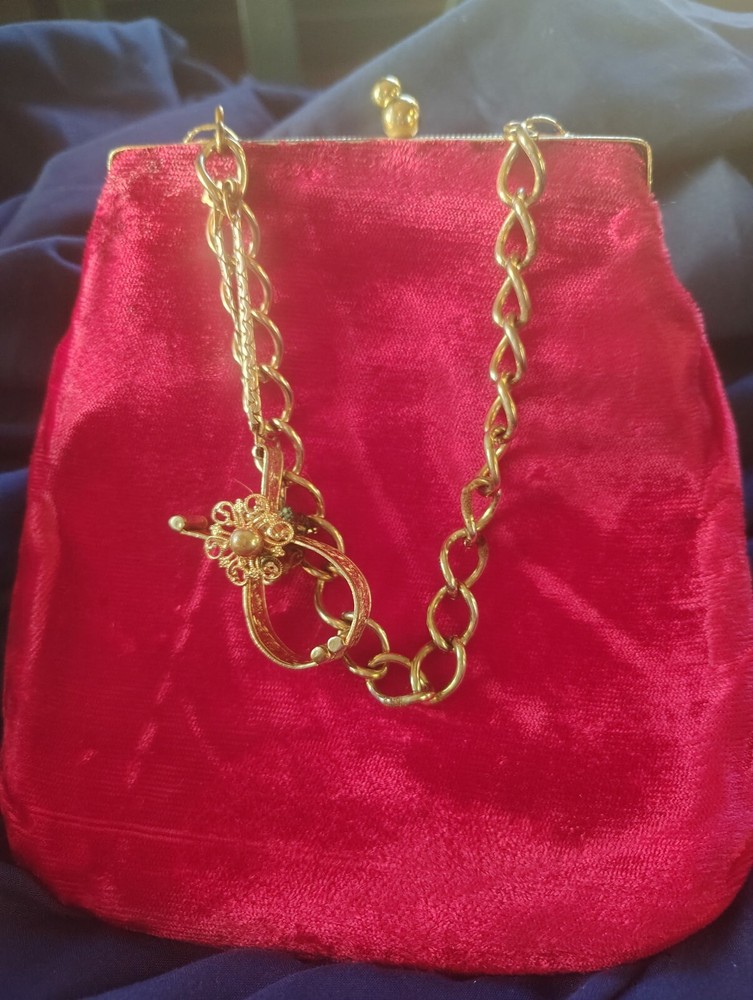 Red Velvet Clip Latch Cocktail Purse Vintage With Gold Chain (HB)