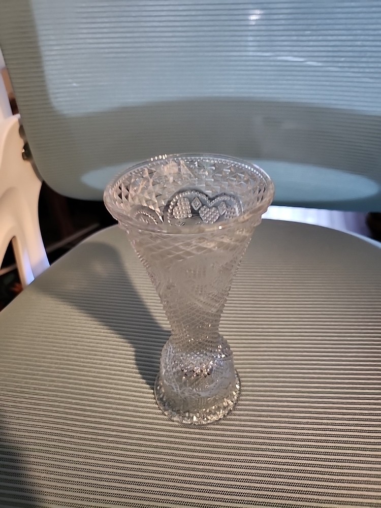 Vintage 1979 Avon Fostoria Clear Glass Hearts & Diamond Candle Stick Holder/Vase