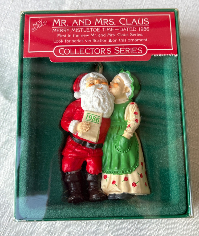 1986 Hallmark Ornament Mr And Mrs Claus Merry Mistletoe Time - 1st In Series
