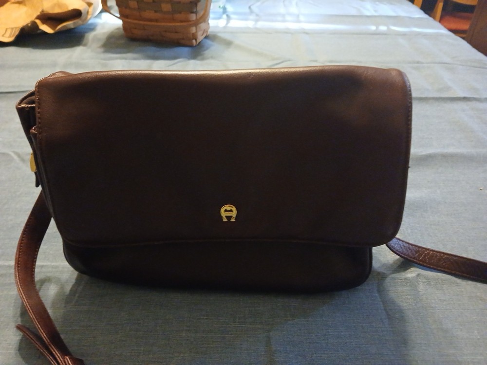 Beautiful, Vintage  Brown Leather Aigner Shoulder Bag  Used