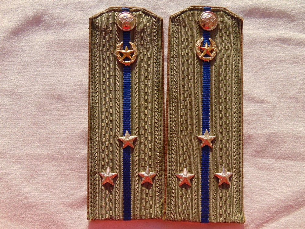 Shoulder straps of the senior lieutenant of the KGB of the USSR
