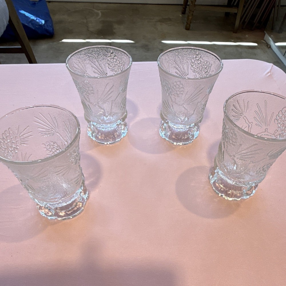 Set of 4 Clear Pressed Glass Tumbler Glasses Pinecone Pattern Decorative Etched