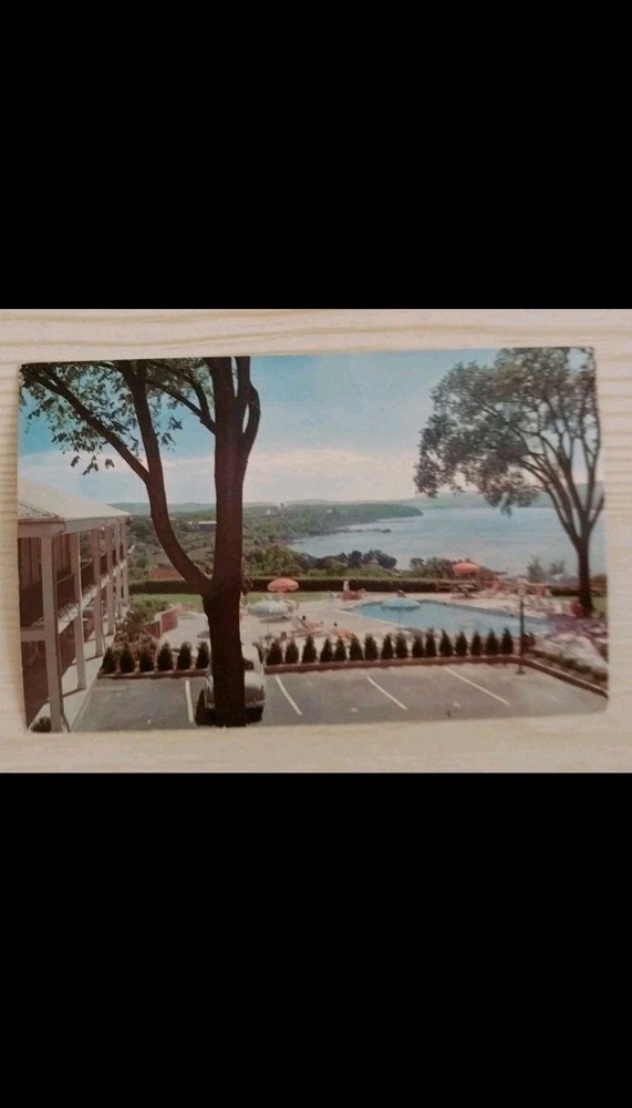 Peekskill Motor Inn Lamplighter Restaurant New York NY ~  Vintage 1950s Postcard