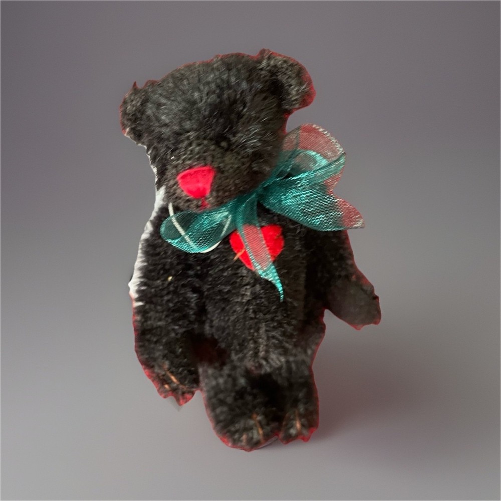 Deb Canham “Kevin” Artist Bear Have a Heart Collection Black/Red #920/1200