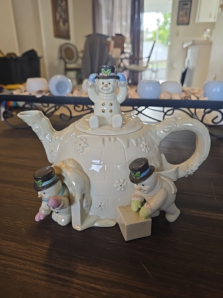 Lenox 2002 The Snowmen Tea Pot