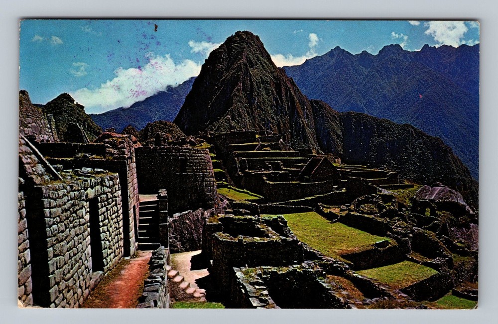 Peru- Machupicchu Citadel Sun Temple Huaynapicchu Mountain Old Vintage Postcard