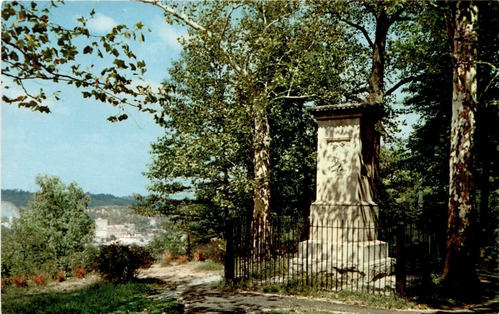 DANIEL BOONE'S GRAVE, FRANKFORT, KENTUCKY, Frank Postcard