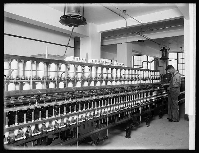 Photo:Bureau of Standards milling story,National Photo Company,1919-1920