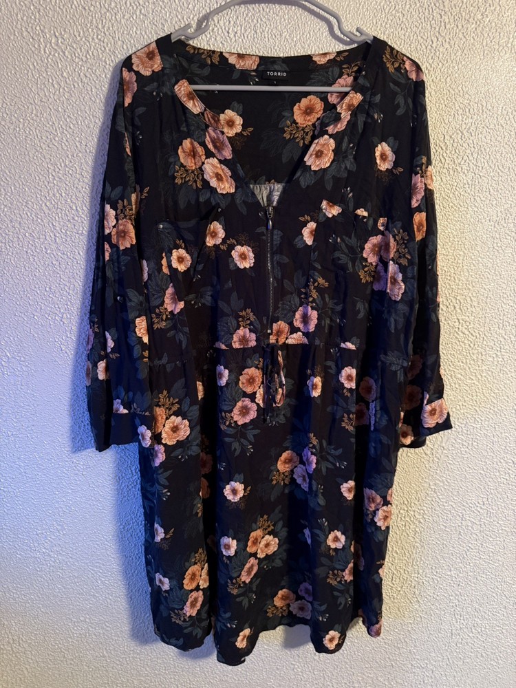 Torrid Floral Tee Shirt Dress Women's Size 3 with Pockets 3/4 Sleeve