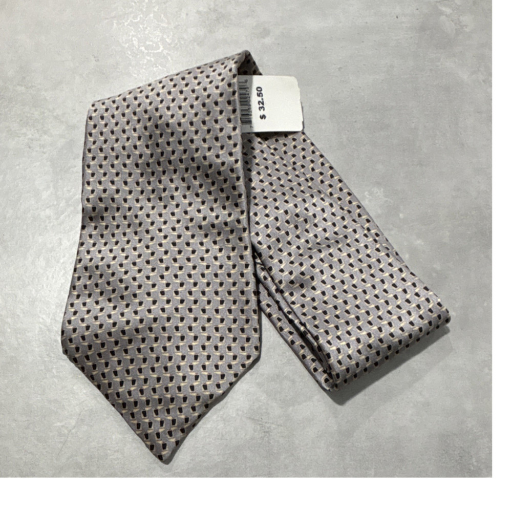 Vintage Bill Blass Men's 100% Silk Gray/Black Geometric Woven Pointed Tie NWT