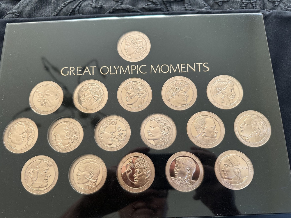 Great Olympic Moments Franklin Mint Set of 17 Bronze Rounds in Original Holder