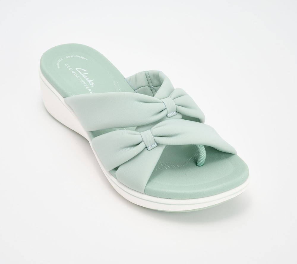 Clarks Footwear Women's Sz 6 Cloudsteppers Washable Thong Sandals Green A693736